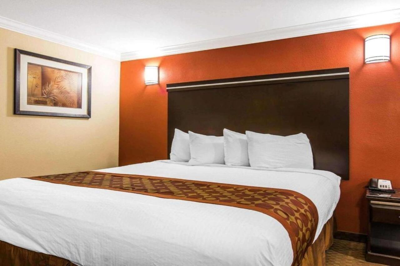 Rodeway Inn & Suites Corona Zewnętrze zdjęcie