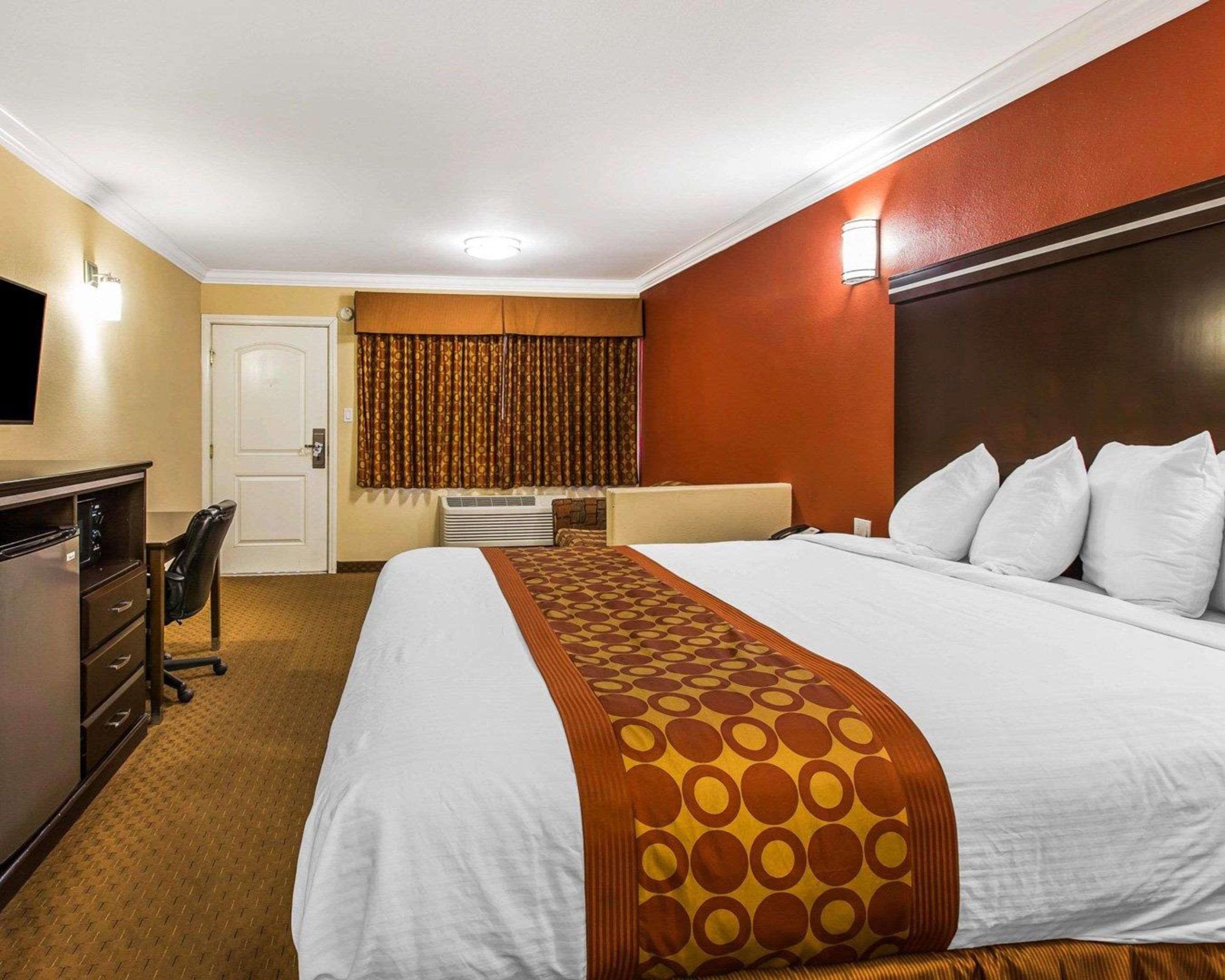 Rodeway Inn & Suites Corona Zewnętrze zdjęcie