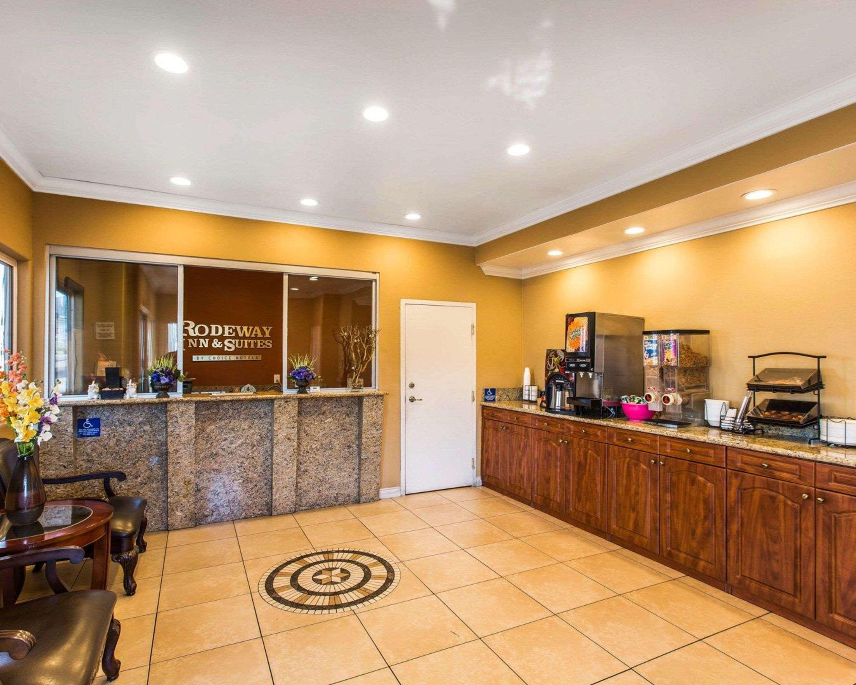 Rodeway Inn & Suites Corona Zewnętrze zdjęcie