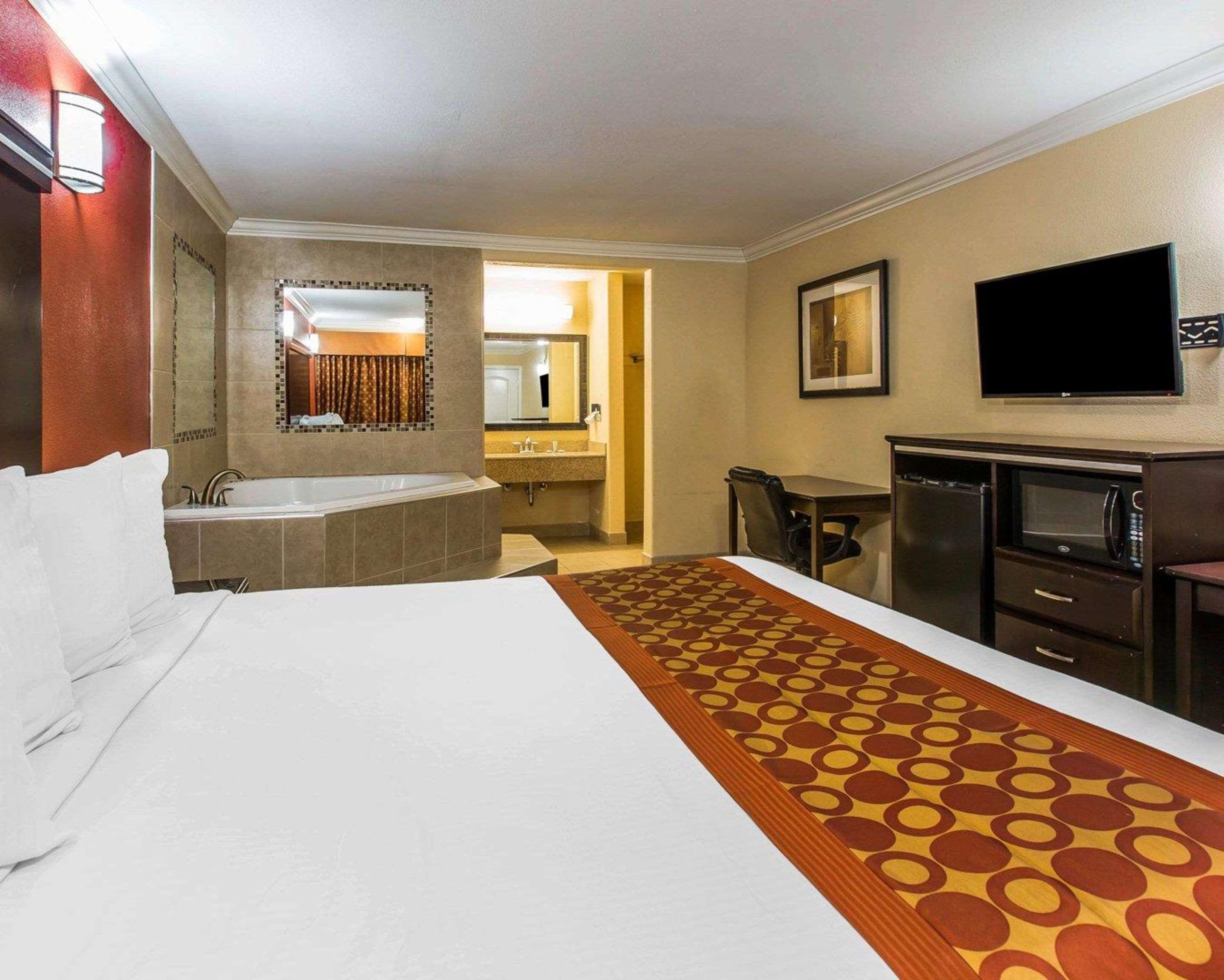Rodeway Inn & Suites Corona Zewnętrze zdjęcie