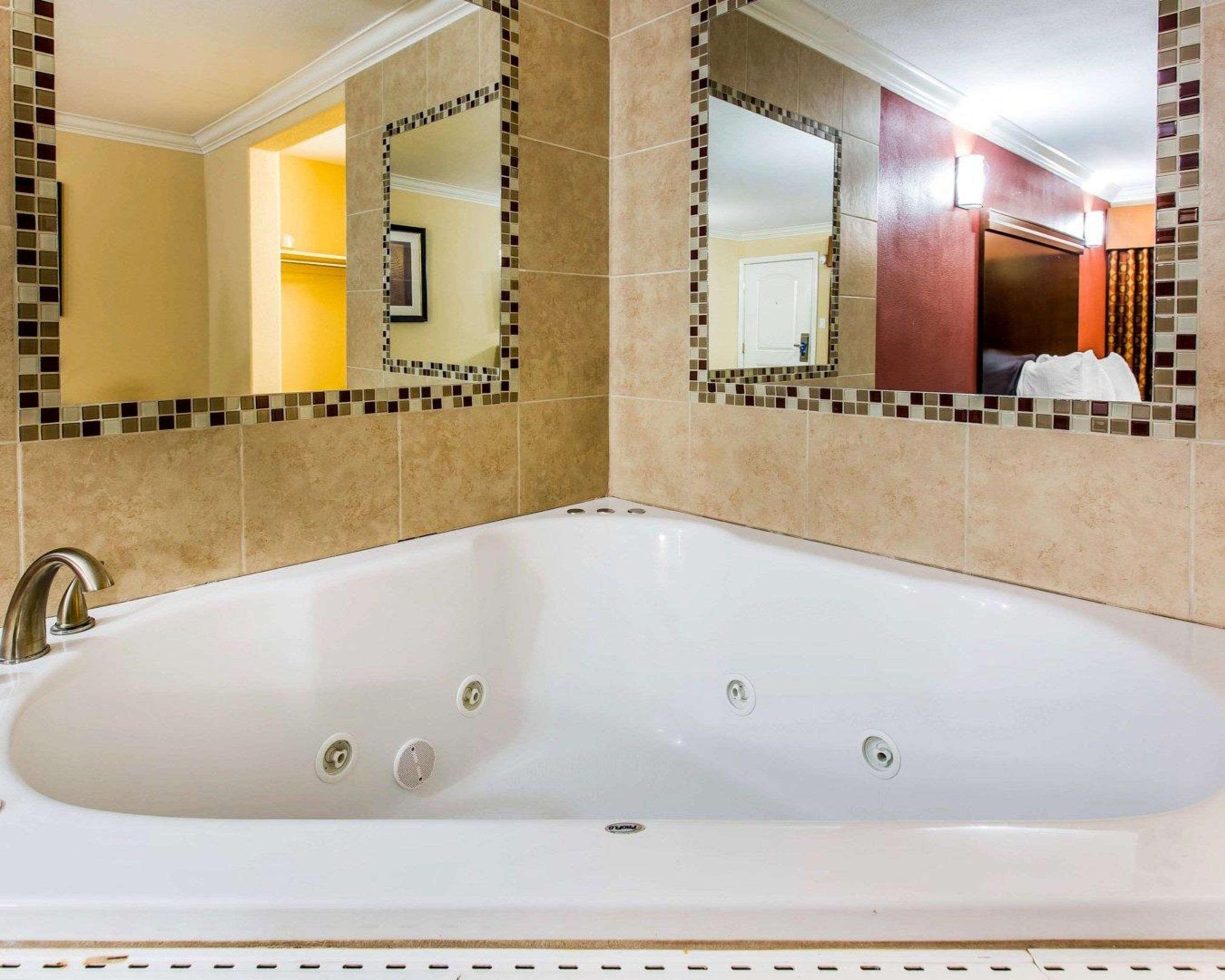 Rodeway Inn & Suites Corona Zewnętrze zdjęcie