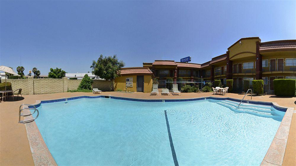 Rodeway Inn & Suites Corona Zewnętrze zdjęcie