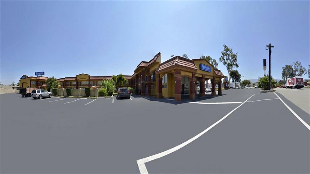 Rodeway Inn & Suites Corona Zewnętrze zdjęcie