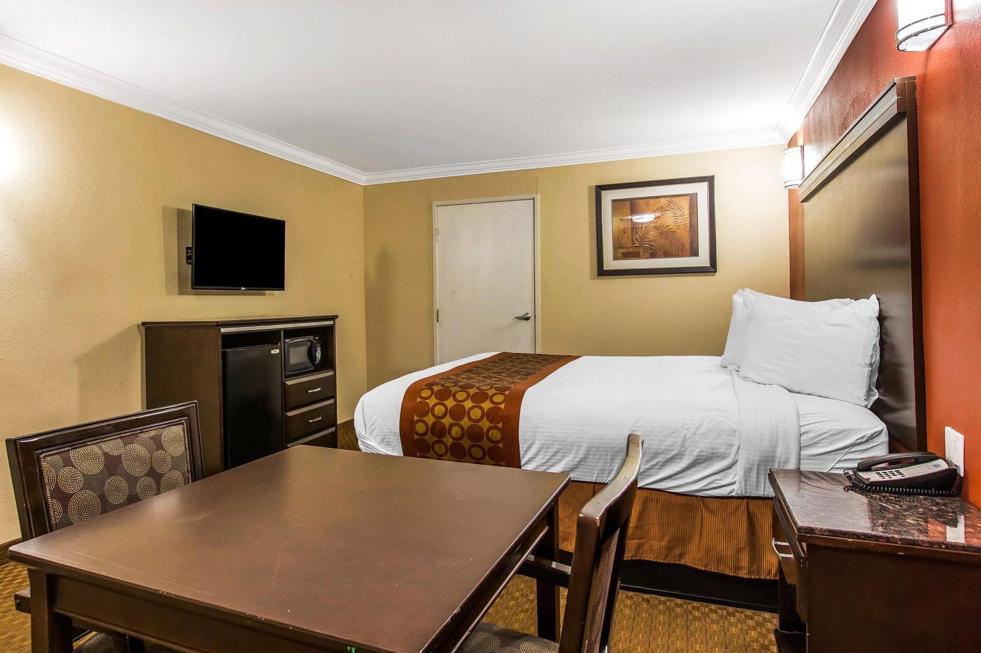 Rodeway Inn & Suites Corona Zewnętrze zdjęcie